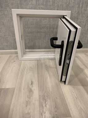 Люк сантехнический Противопожарный EIS60, 1 створка 500*1300, с трехгранным замком, RAL 9003 Люк сантехнический Противопожарный EIS60, 1 створка 500*1300, с трехгранным замком, RAL 9003